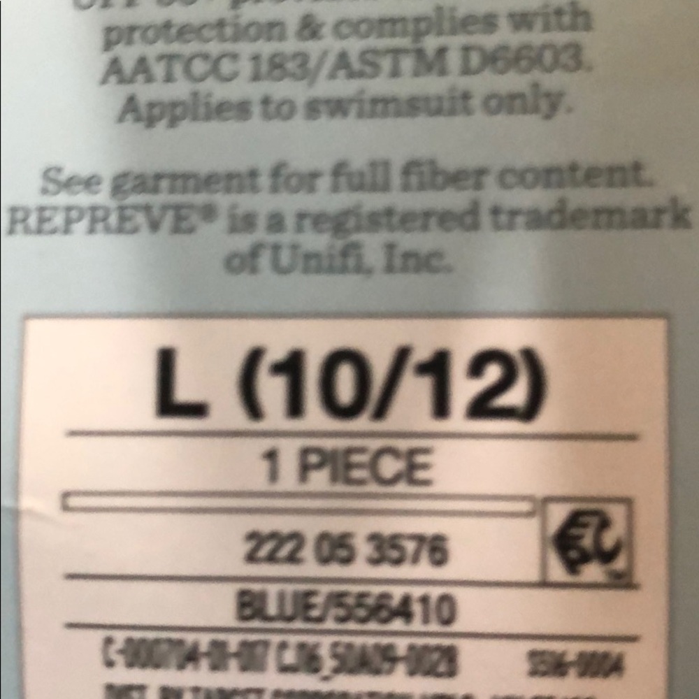 Swimsuit - Picture 3 of 4